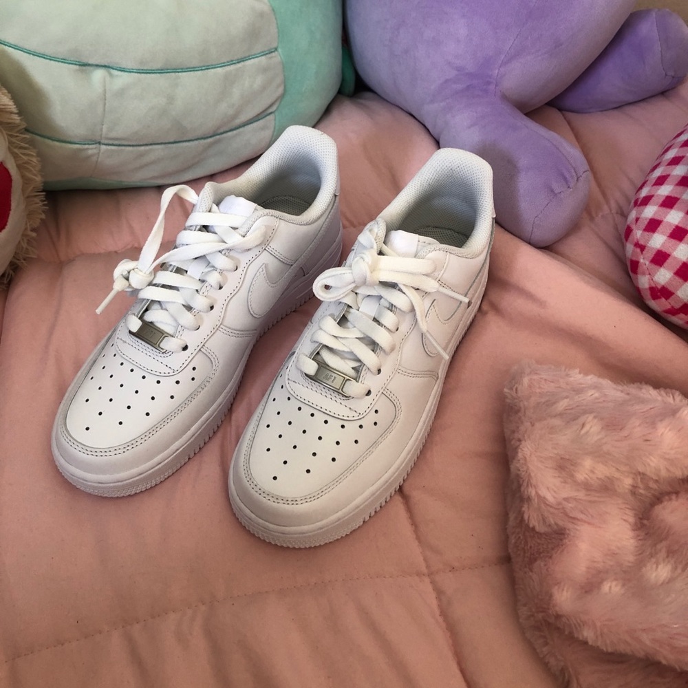 White Nike Air Force 1 Women’s Size 7
